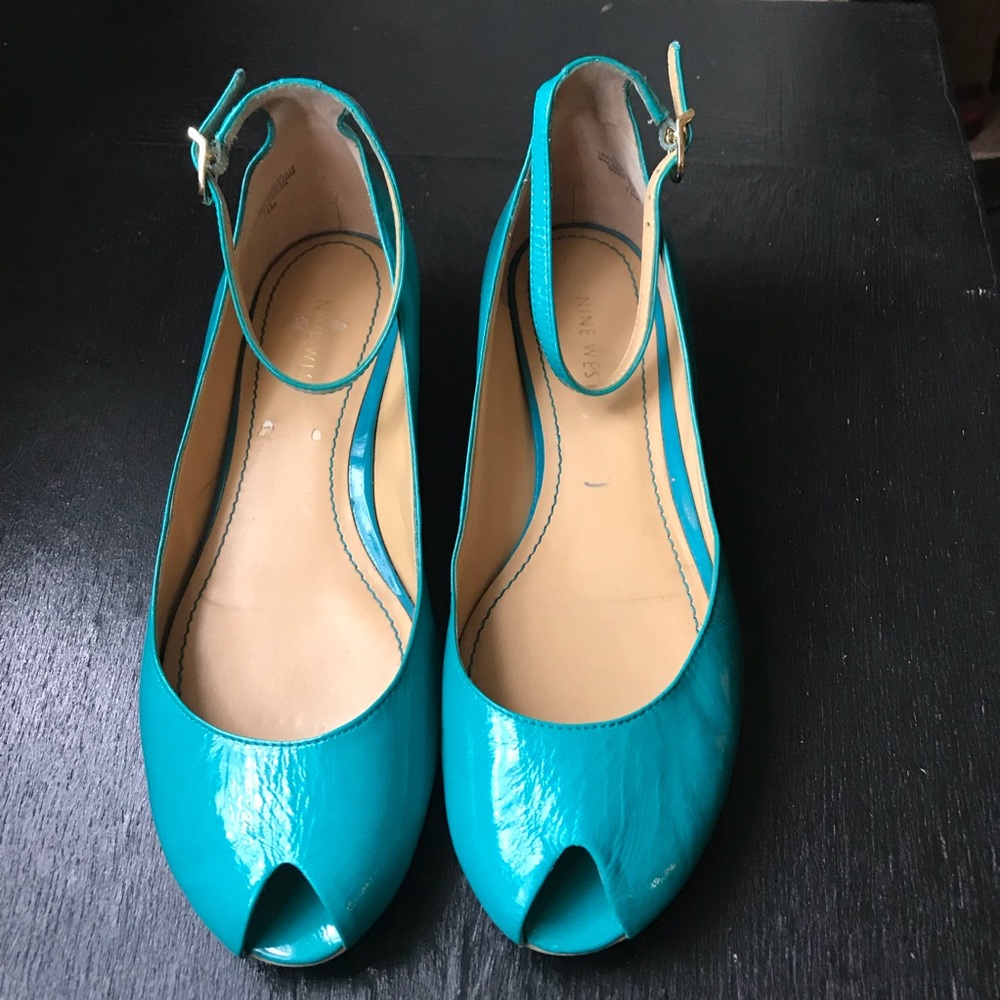 Nine West turquoise leather “Zelote” peeptoe flats